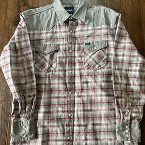 Wrangler Men's Plaid Casual Button Down Shirt - Red and Gray